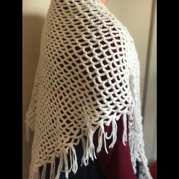 Rare Vintage 1960’s Handmade Crochet Shawl - Picture 4 of 5